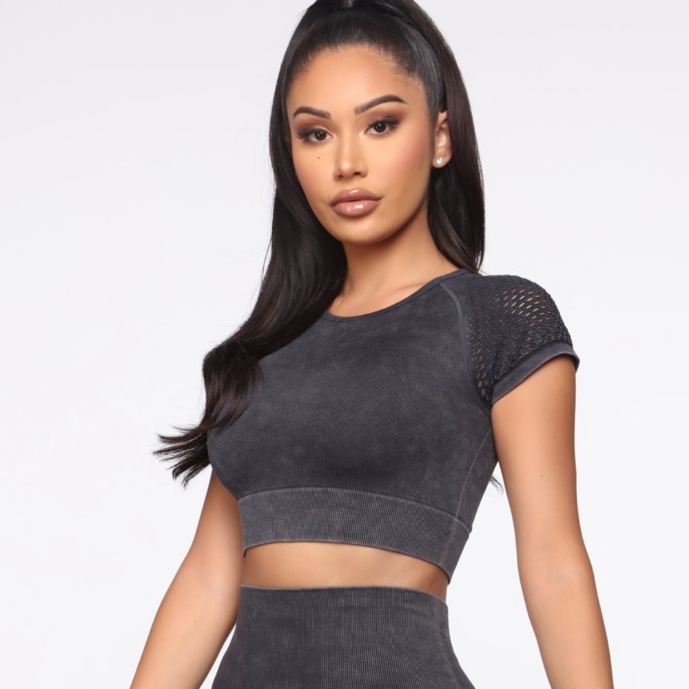 Life’s a climb active crop top